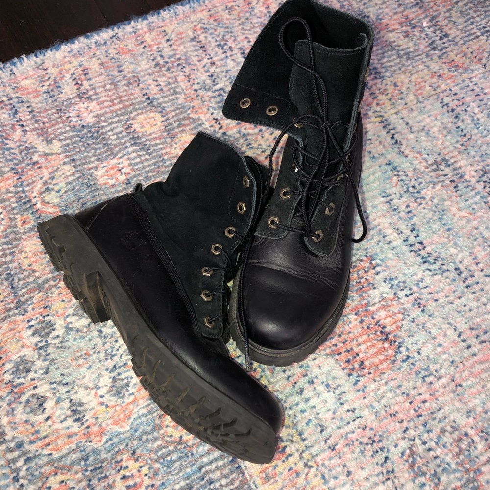 Suede topped timberlands 🖤